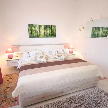 Apartman Palmira *